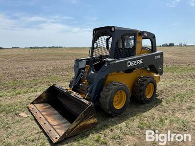 2015 John Deere 326E Skid Steer