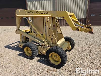 New Holland L775 Skid Steer