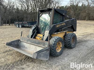 New Holland LX885 Skid Steer