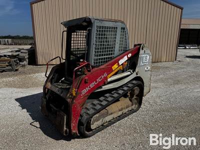 2013 Takeuchi TL8 Track Skid Steer