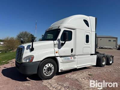 2015 Freightliner Cascadia 125 T/A Truck Tractor
