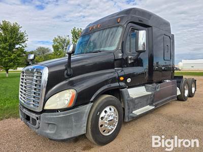 2014 Freightliner Cascadia 125 T/A Truck Tractor