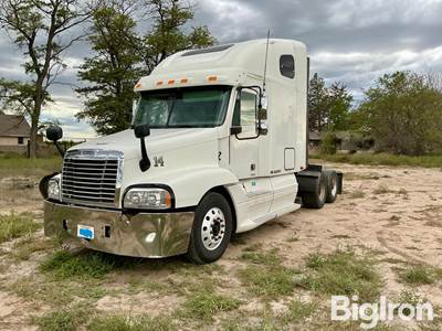 2004 Freightliner Century T/A Sleeper Truck Tractor