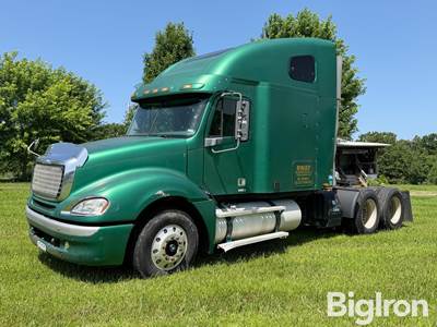 2006 Freightliner Columbia 120 T/A Truck Tractor