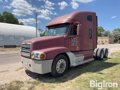 1997 Freightliner Conventional T/A Sleeper Truck Tractor