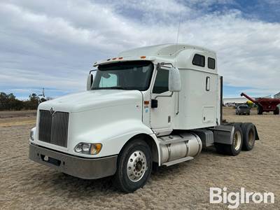 2003 International 9200i T/A Truck Tractor w/Sleeper