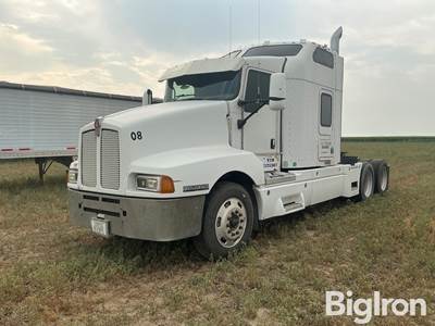 2006 Kenworth T600 Sleeper T/A Truck Tractor