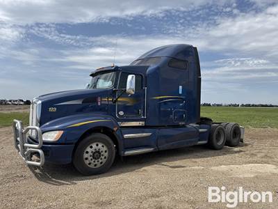 2011 Kenworth T600 Sleeper Truck Tractor