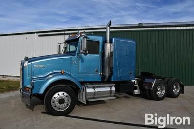 1995 Kenworth T800 Sleeper Cab T/A Truck Tractor