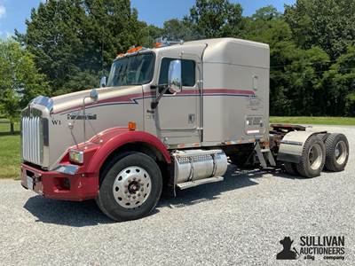 2001 Kenworth T800 T/A Truck Tractor w/Sleeper