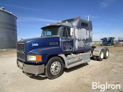2001 Mack CH613 T/A Truck Tractor