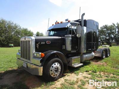 2004 Peterbilt 379 T/A Truck Tractor