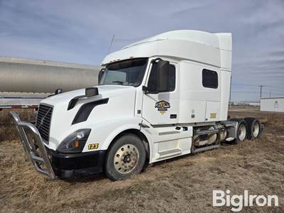 2013 Volvo T/A Truck Tractor