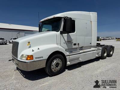 2000 Volvo VNL T/A Truck Tractor