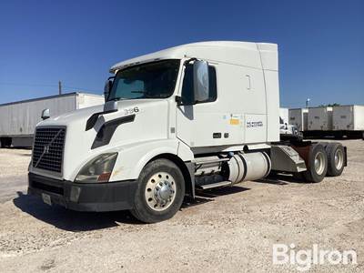 2013 Volvo VNL760 T/A Truck Tractor