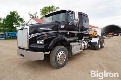 2015 Western Star 4900 T/A Sleeper Truck Tractor
