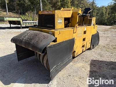 Dynapac CP15 9 Wheel Pneumatic Roller