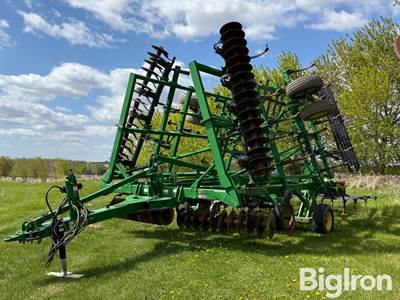 2014 John Deere 2310 33’9” Mulch Finisher