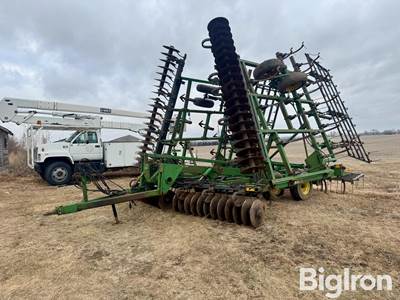 John Deere 38' 726 Mulch Finisher