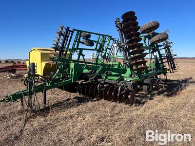 John Deere 726 Mulch Finisher