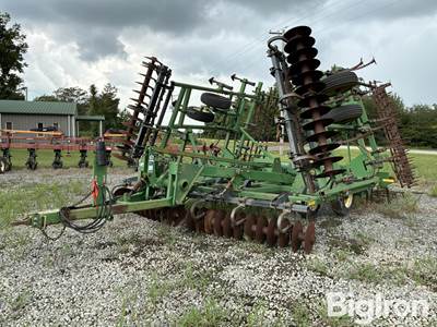 John Deere 726 Mulch Finisher