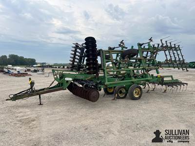 John Deere 726 22' Mulch Finisher