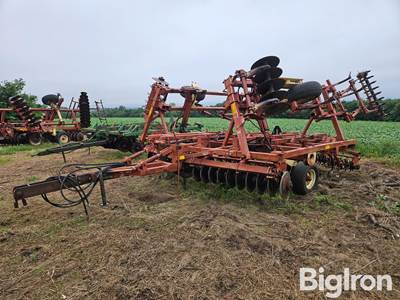 Krause 3119 21' Soil/Mulch Finisher
