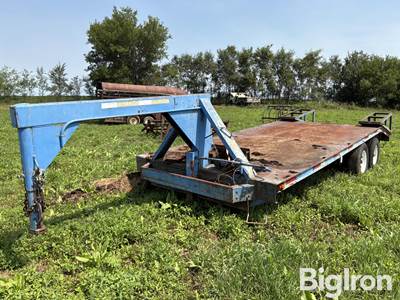 1998 T/A Beaver Tail Trailer