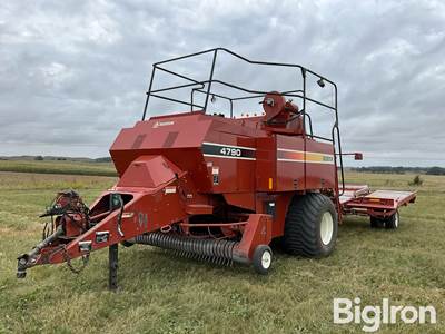 Hesston 4790 Big Square Baler w/Accumulator