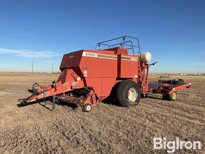 1995 Hesston 4900 Big Square Baler w/Accumulator