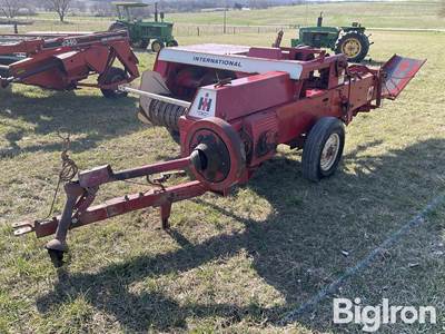 International 430T Small Square Baler
