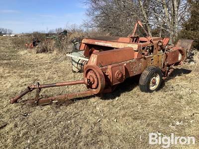 International 440 Small Square Baler