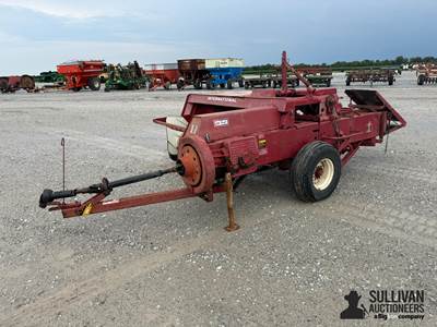 IH 445 Small Square Baler