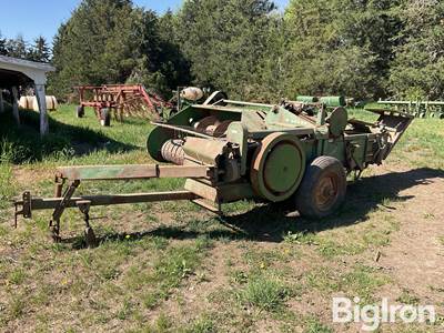 John Deere 214T Small Square Baler