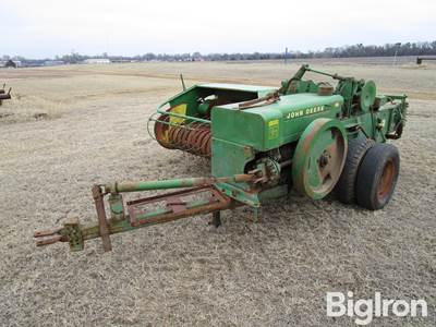 John Deere 224W Wire Tie Square Baler