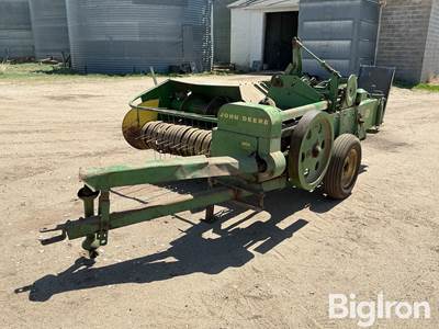 John Deere 24T Small Square Baler