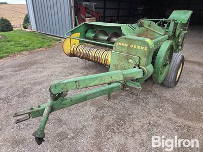 John Deere 24T Small Square Baler