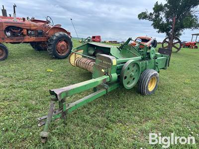 John Deere 24T Small Square Baler