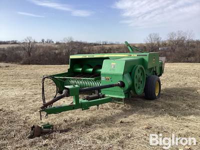 1998 John Deere 338 Wire Tie Square Baler