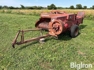 Massey Ferguson 12 Small Square Baler