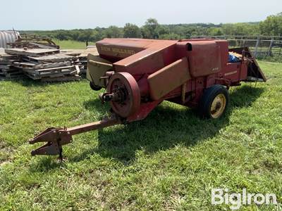New Holland 270 Small Square Baler