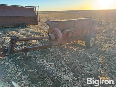 New Holland 275 small square baler