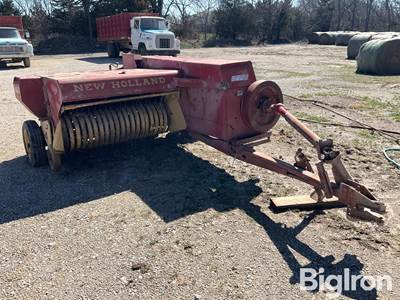 New Holland 275 Small Square Baler