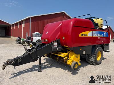 2009 New Holland BB9060 Large Square Baler