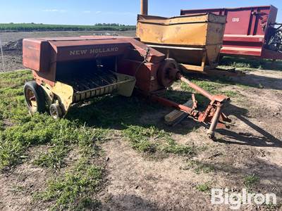 New Holland Hayliner 271 Small Square Baler