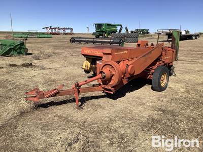1971 New Holland Hayliner 273 Small Square Baler