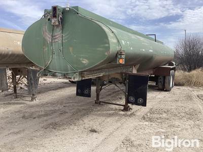 1968 Fruehauf 1336 T/A Water/Fuel Tank Trailer