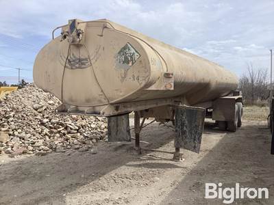 1965 Freuhauf T/A Fuel/Water Tank Trailer