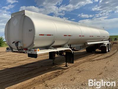 1981 Fruehauf 9200-Gal T/A Tanker Trailer