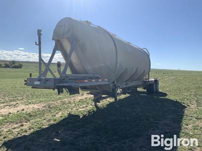 1996 Fruehauf HAB -HE2-J 1525X4 T/A Dry Bulk Pneumatic Trailer